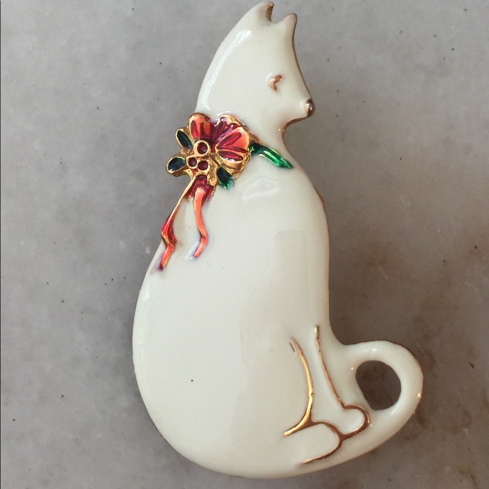 Vebo Vintage White Cat 🐈 Christmas 🎄 Pin